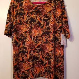 Lularoe shirt w/leopards